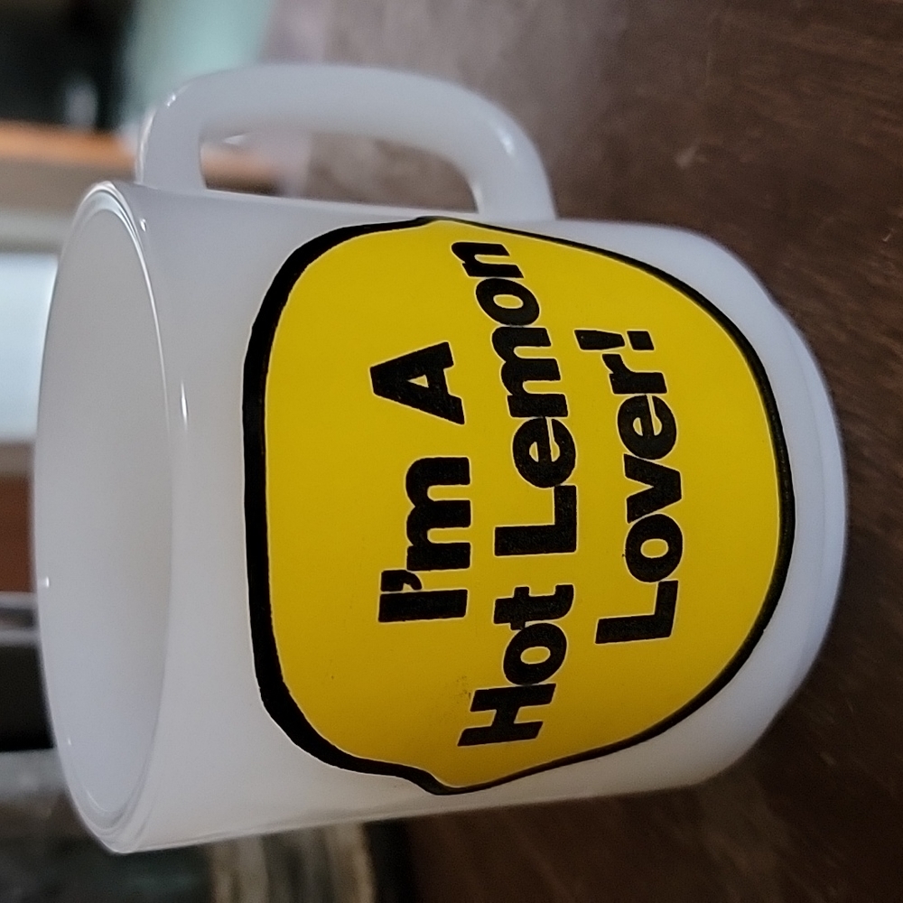 Vintage I'm a hot lemon lover mug